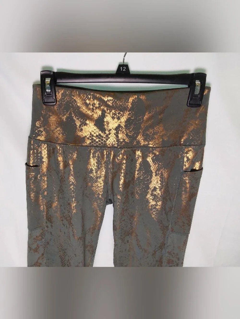 Metallic Gold Snake-Foil Accent Gray Activewear Legging w/Pockets - Picture 4 of 7